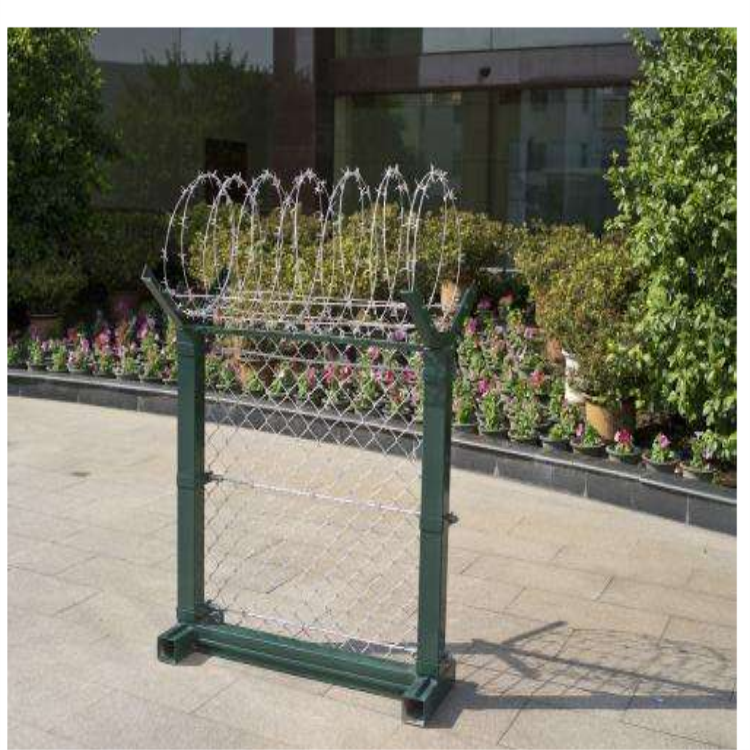 上海鋁包鋼機(jī)場(chǎng)隔離網(wǎng)圖片4