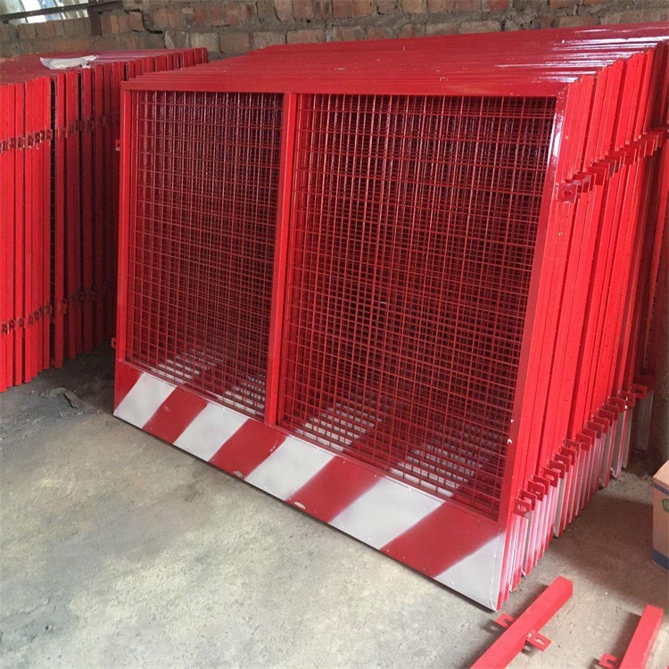 施工電梯安全門圖片2