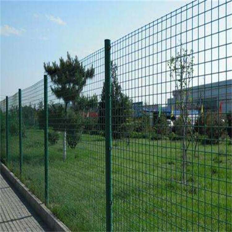 金屬網(wǎng)墻隔離柵的用途圖片2