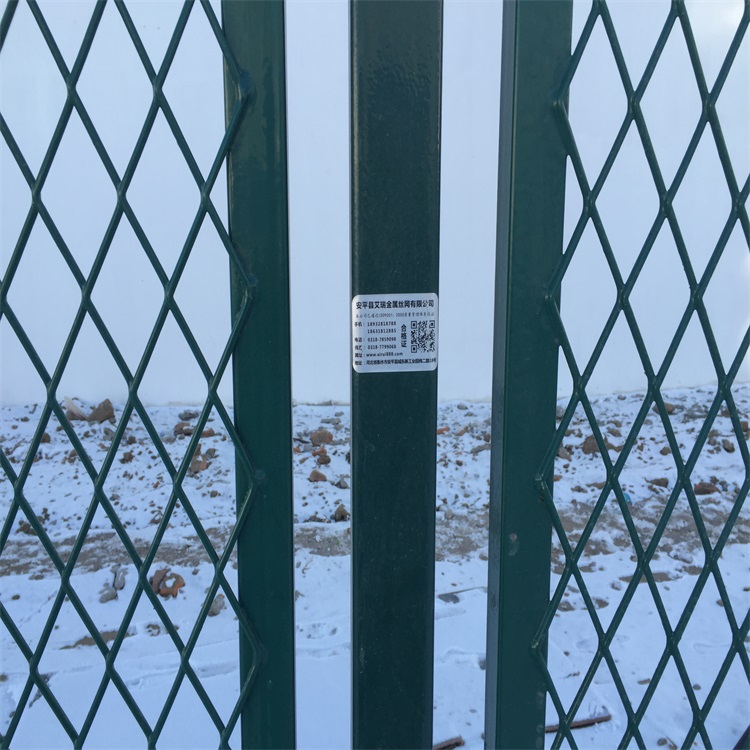 鋼板網護欄網圖片3