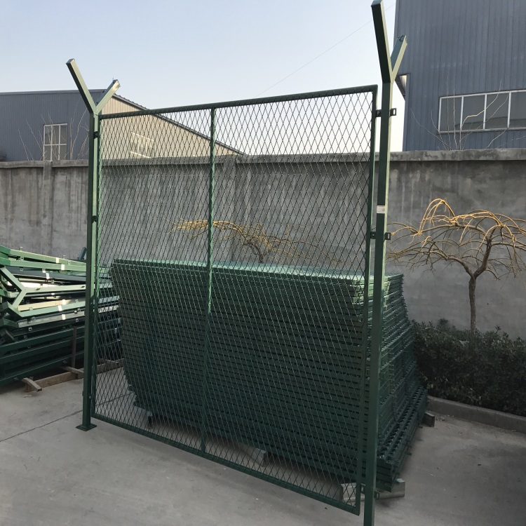 上海圈地鋼板網(wǎng)護(hù)欄圖片4