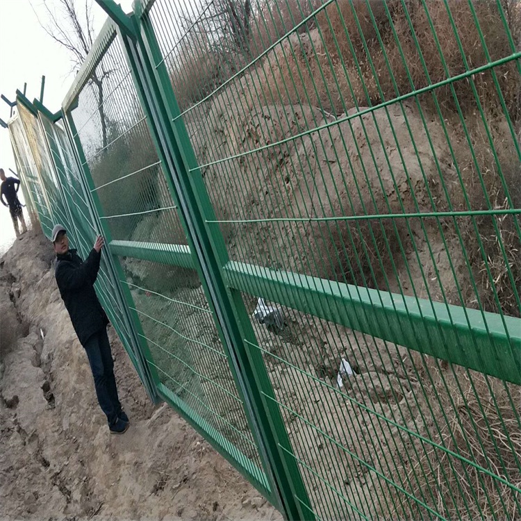 鐵路線路扁鐵防護柵欄圖片2