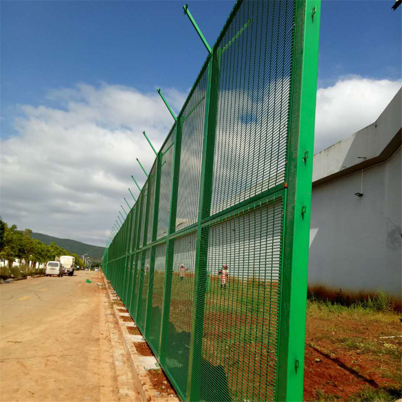 刀片刺網(wǎng)阻隔防護網(wǎng)圖片4