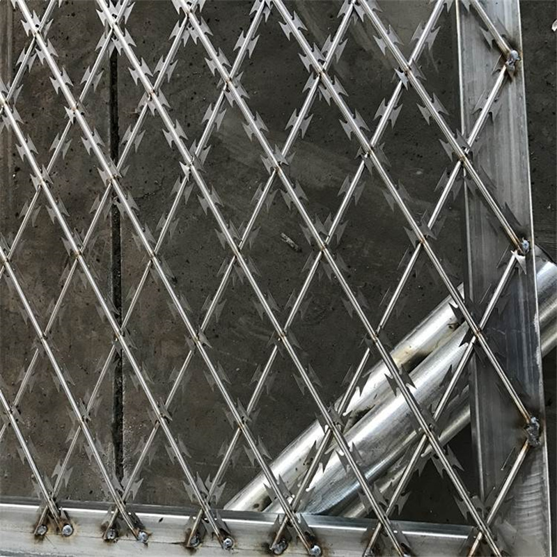 直線刀片隔離網(wǎng)圖片3