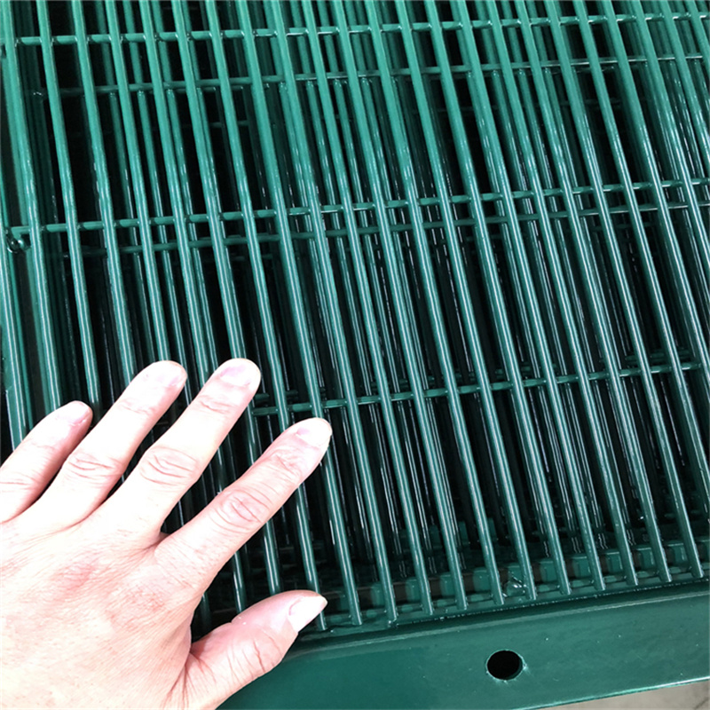 桃型柱密紋護欄網(wǎng)圖片1