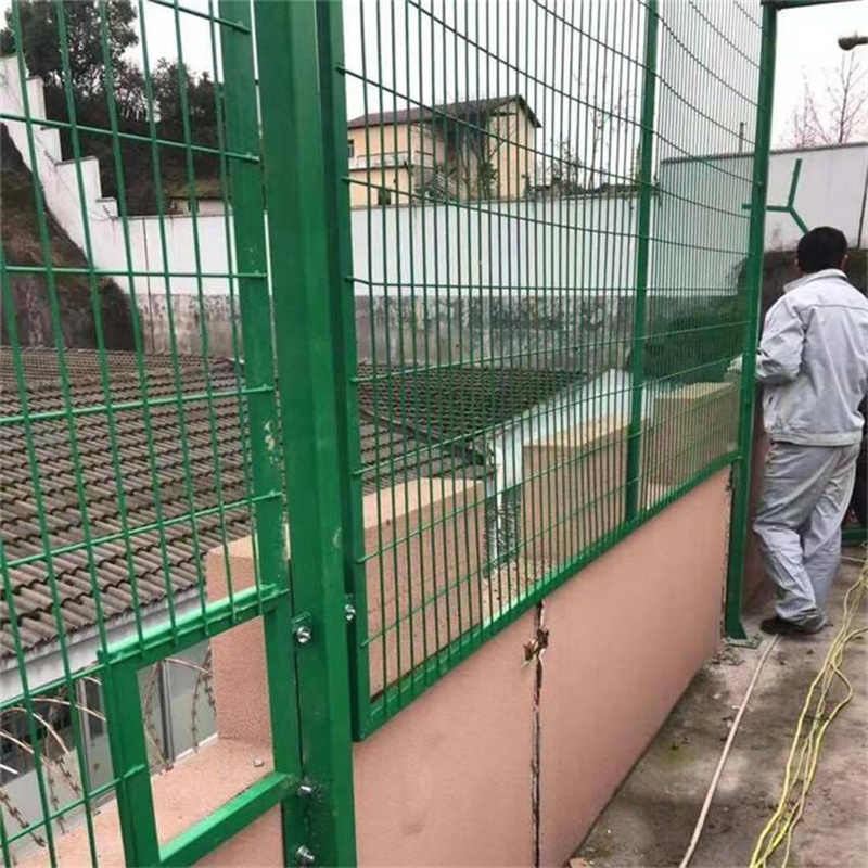 上海 監獄高墻隔離網圖片3