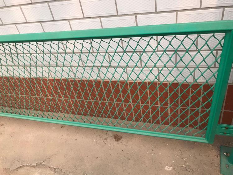 鋼板網(wǎng)護欄圖片4