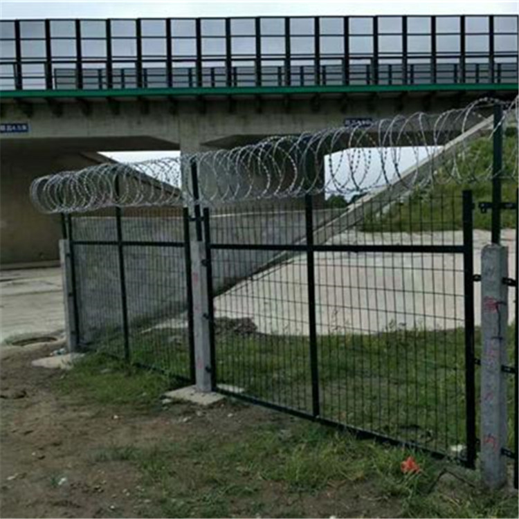 鐵路路基防護(hù)柵欄
