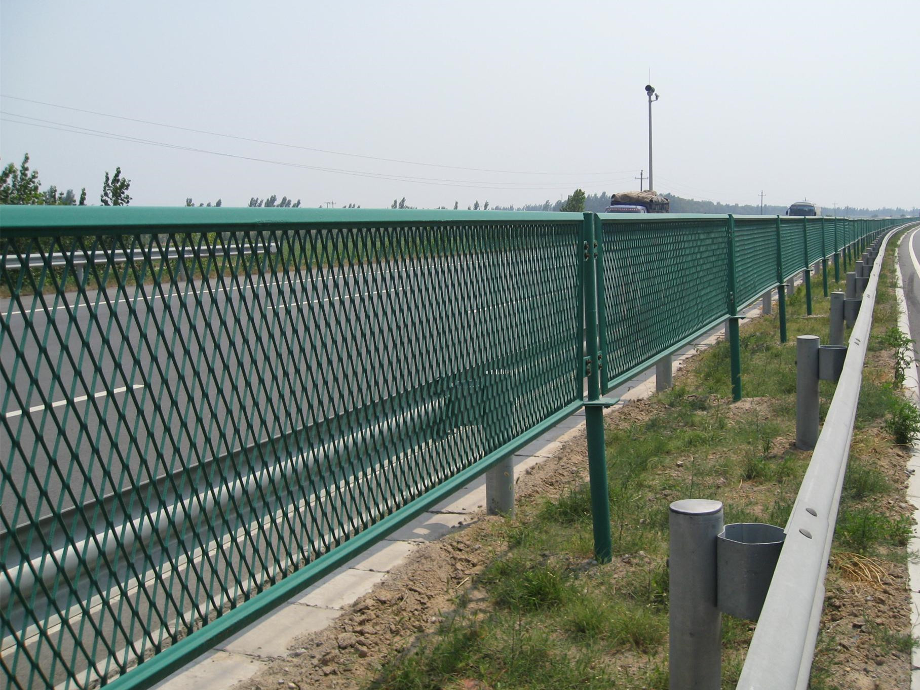 高速公路防眩網的優點及特性圖片3