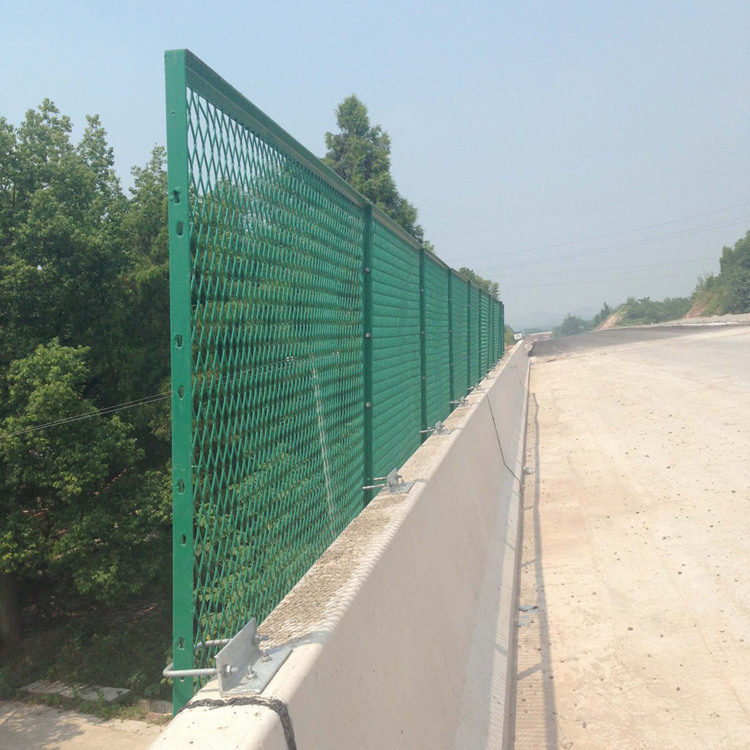 公路護(hù)欄網(wǎng)圖片2