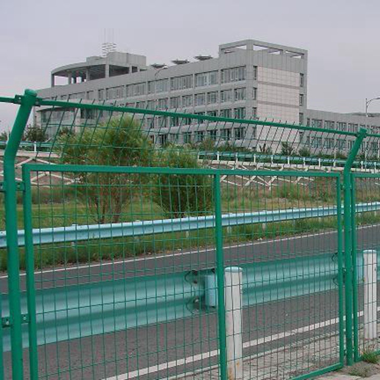 公路護(hù)欄網(wǎng)圖片3