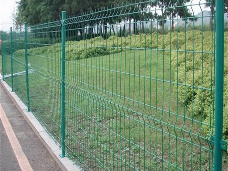 鐵絲圍欄網墻圖片3