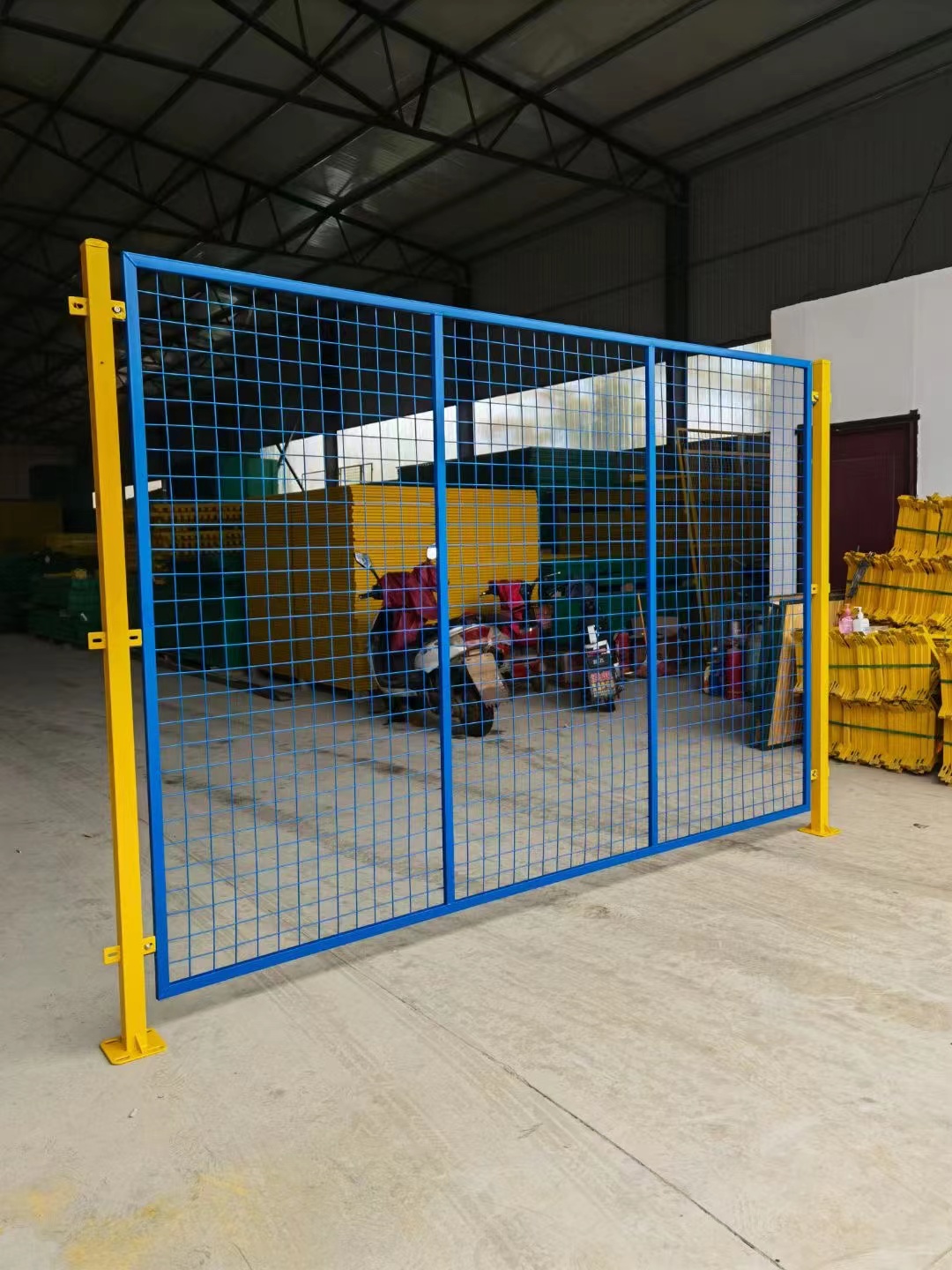 倉庫隔離帶車間防護(hù)網(wǎng)