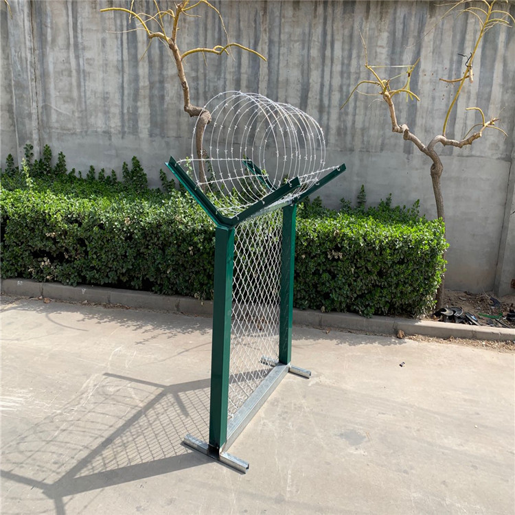 鋁包鋼機場圍界隔離網(wǎng)圖片2